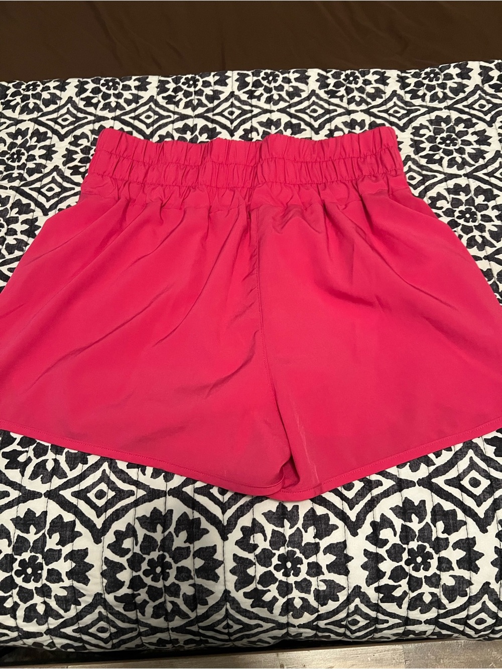 New in High-Waist Pink Elastic athletic Shorts